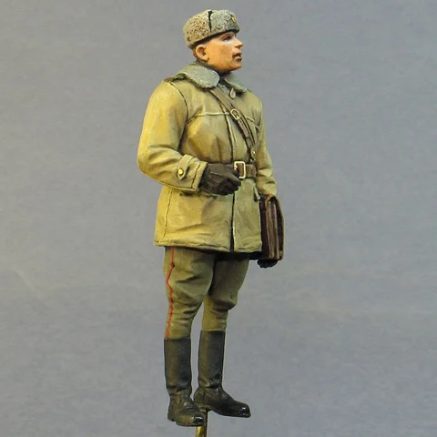 1/35 Soviet tank officers in World War II Resin kit soldiers GK Military theme of WWII Scene combination Uncoated No colour