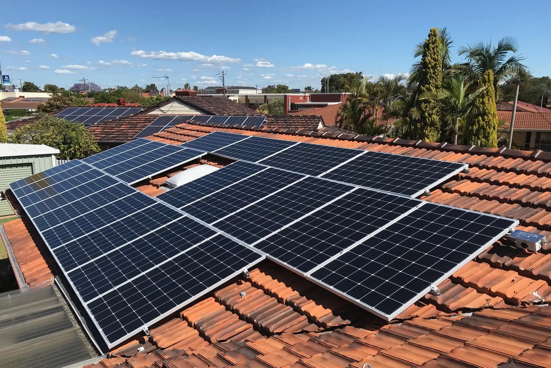 Complete Set of 5kW 10kW 12kW 20kW Solar System with Battery Bank for Home Solar System
