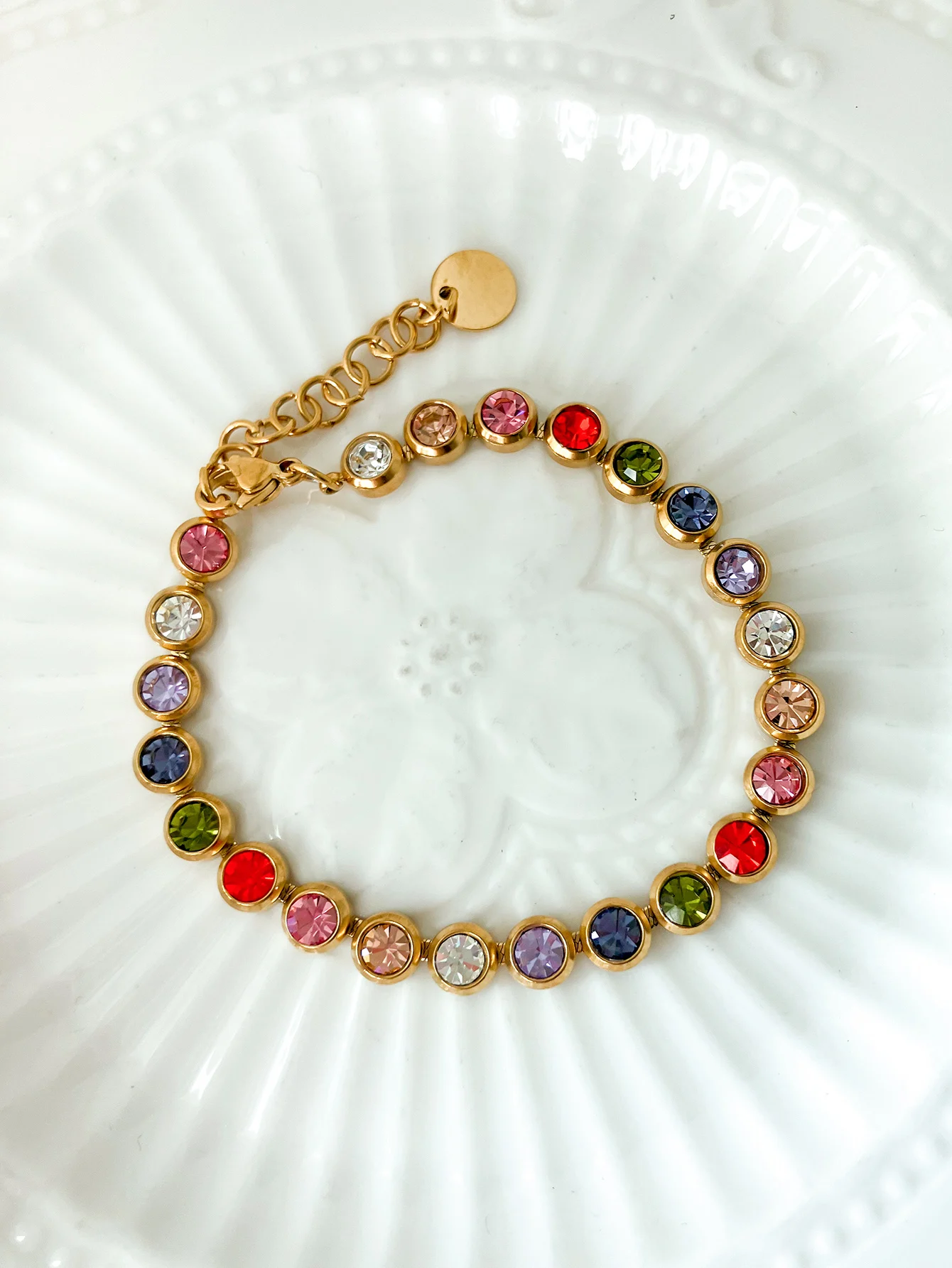 A pair of French retro and fashionable stainless steel women\'s colored zircon bracelets, daily commuting gifts, dating parties