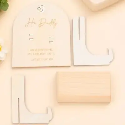 

1Set Wooden Pregnancy Test Keepsake Board Stand Unique Design Baby Announcement Plaque Reveal Ideas Decorative