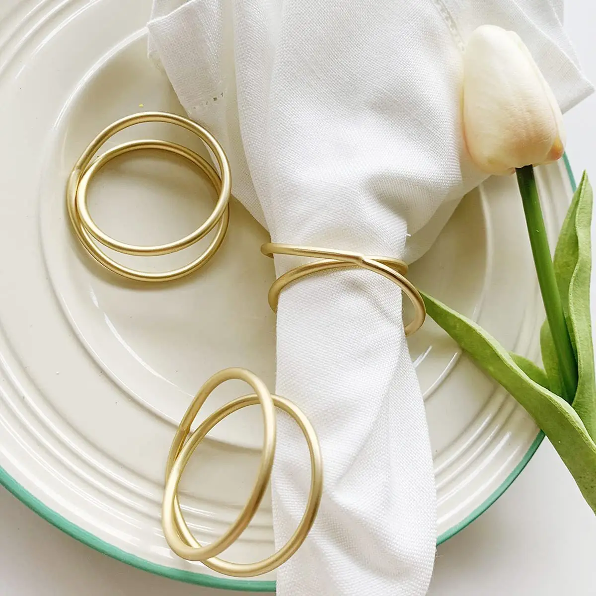 4/6/12PCS Table Napkins Holder Golden Napkin Ring Metal Exquisite Napkin Rings for Wedding Party Dinner Hotel Table Decoration