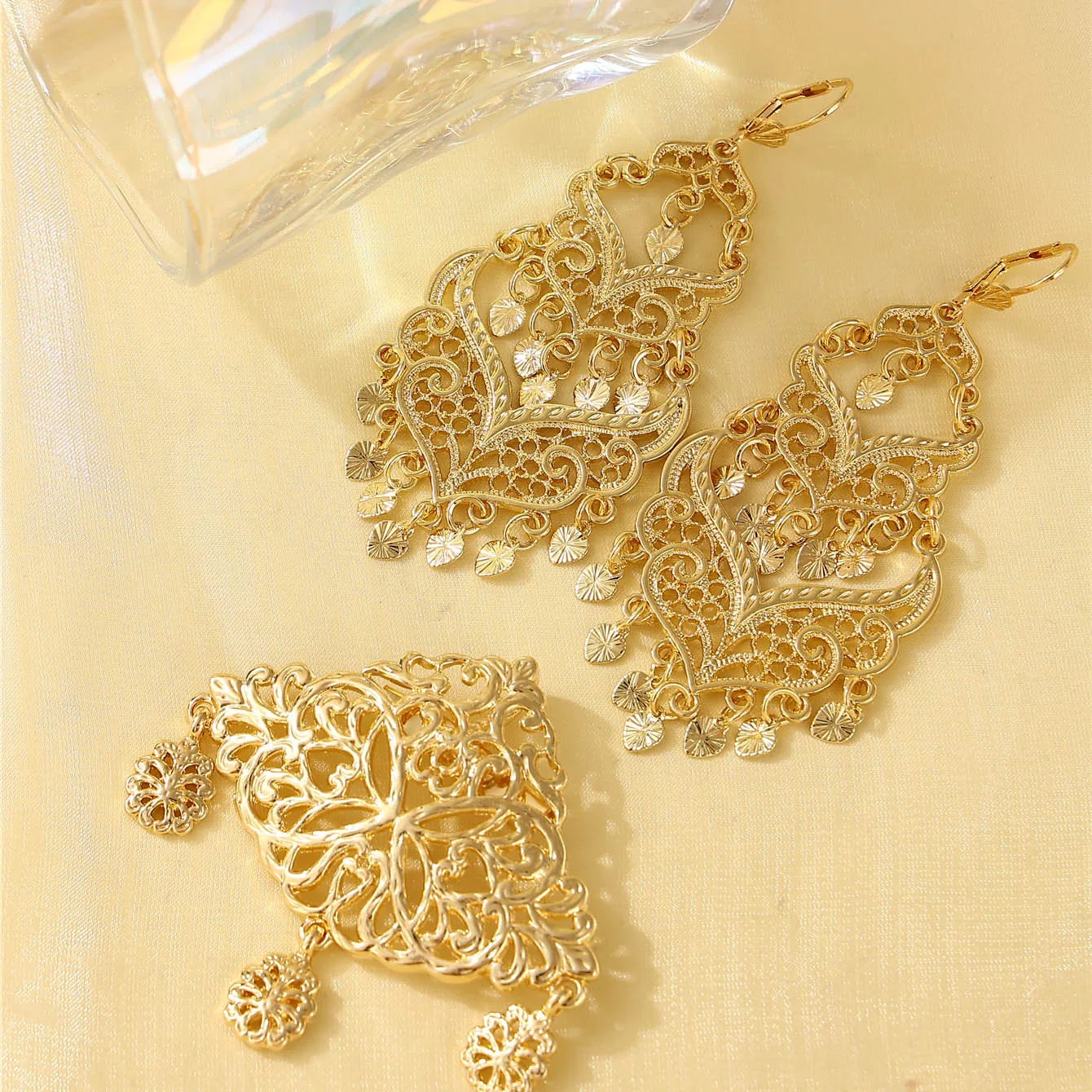 

Ladies' gilded earrings brooches Algerian jewelry set luxurious vintage Middle Eastern bridal party accessories festival gifts