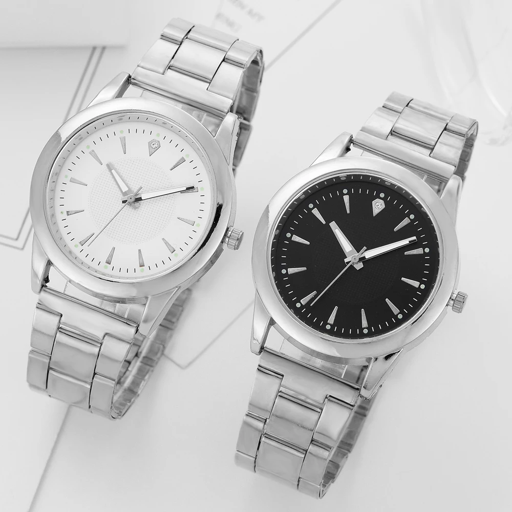 Luxury Couple Quartz Watch Golden Strap Black And White Dial Fashion Men Women Watches Clock Unisex Business Casual Wristwatches