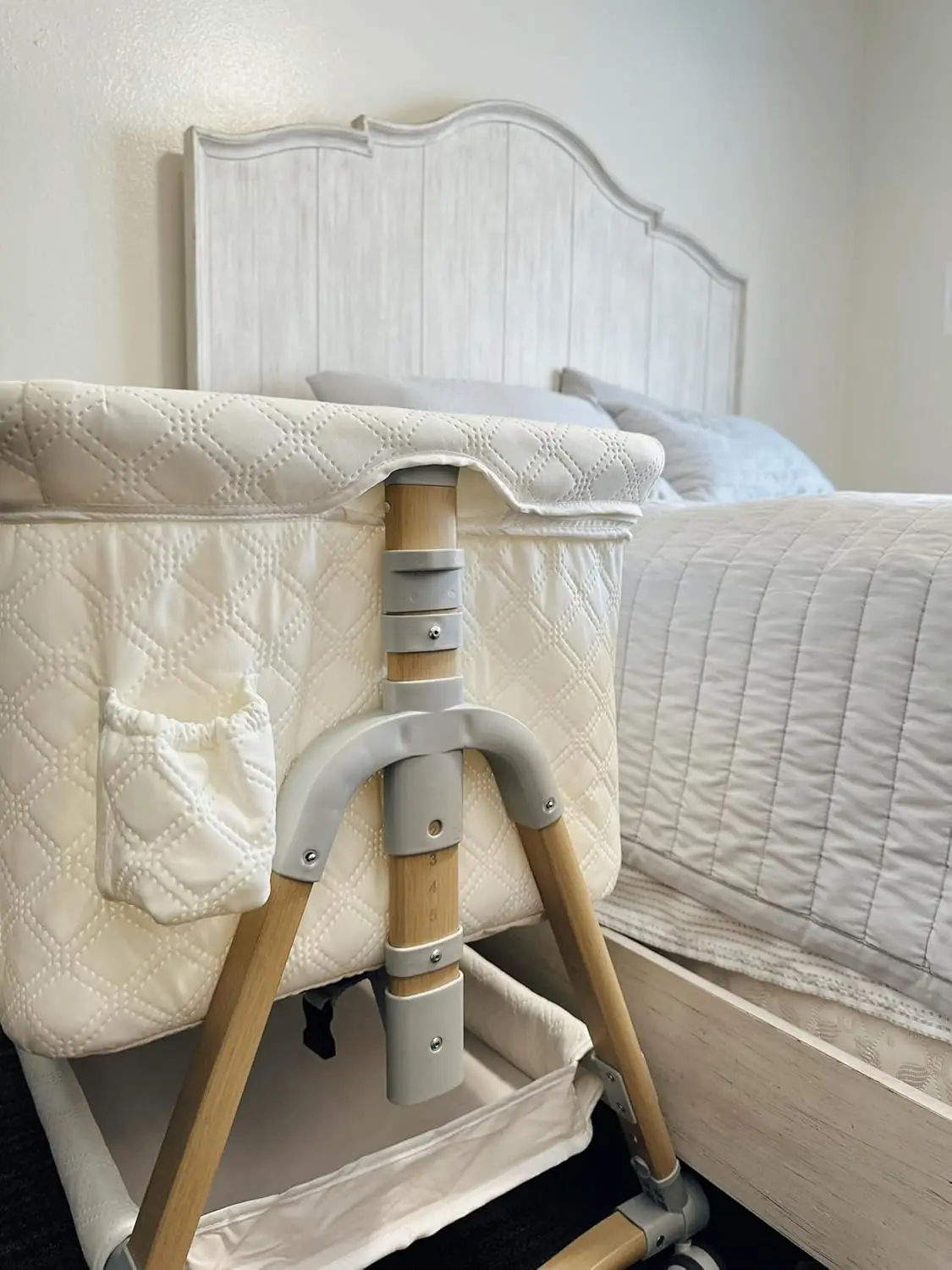 Cuddly 3 in 1 Baby Bassinet Bedside Sleeper, 5 Position Adjustable, Includes Mosquito Net, Mattress, Anchor Strap