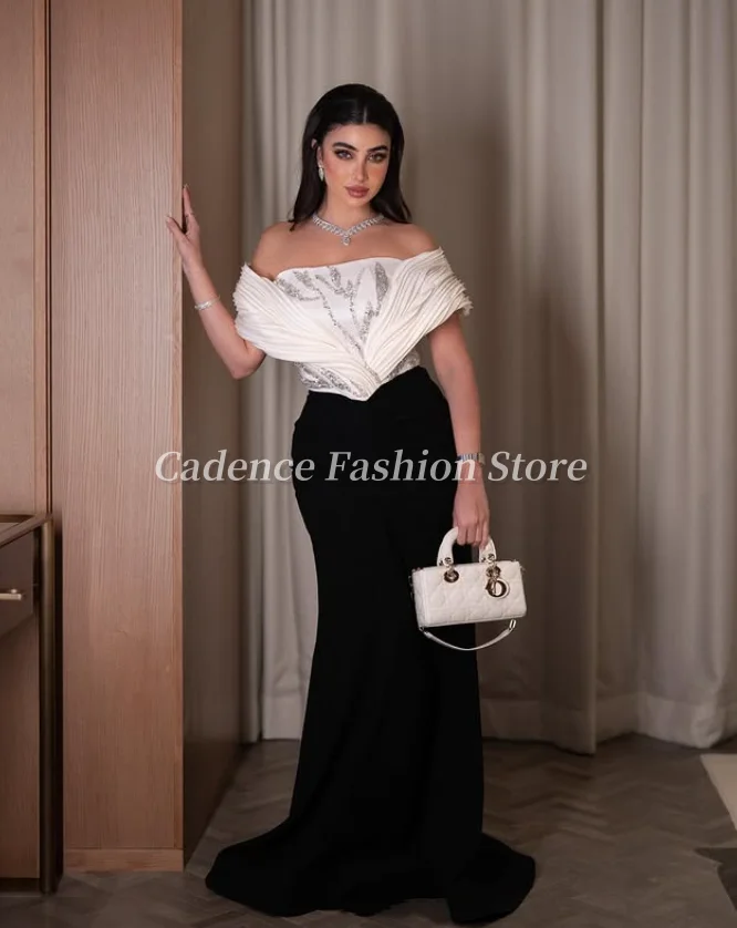 

Customized Elegant White Strapless Mermaid Arab Prom Dresses Beaded Applique Dubai Evening Gowns Formal Banquet Dresses