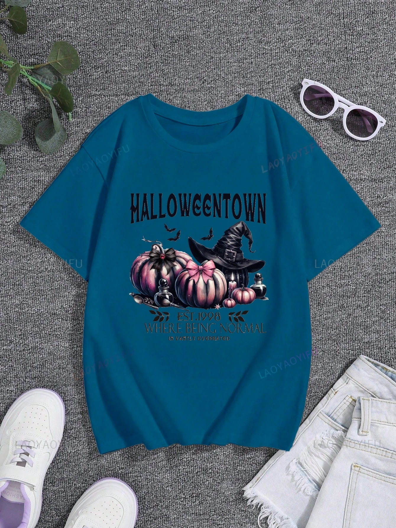 ハロウィンを祝いましょう - 魔女の楽しい漫画グラフィックシャツ、お祭りパーティー、ユニセックストップ、日常ファッション、カジュアルコットンTシャツ