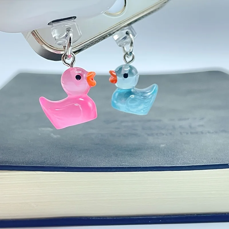 

3D мини-светящаяся подвеска в виде утки для телефона, красочная милая мультяшная светящаяся подвеска в виде куклы-утки, пылезащитная заглушка для телефона, светящаяся пылезащитная заглушка в форме утки отверстия для телефона