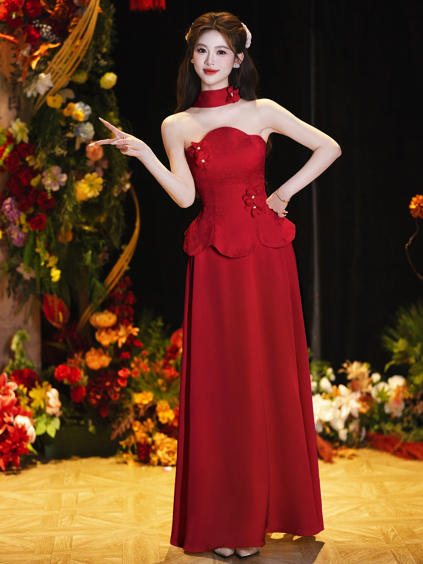 

Elegant Red Bridesmaid Long Evening Gown with Floral Handcrafts Wedding Engagement Party Dresses Sexy Strapless Evening Gown