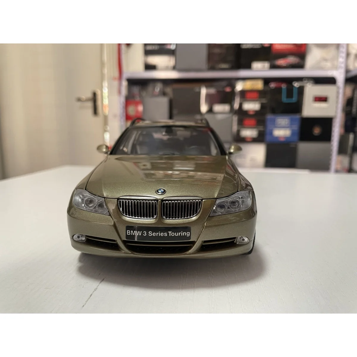 Review and Guide: The KYOSHO Die-cast 1:18 Scale BMW 330i E91 3