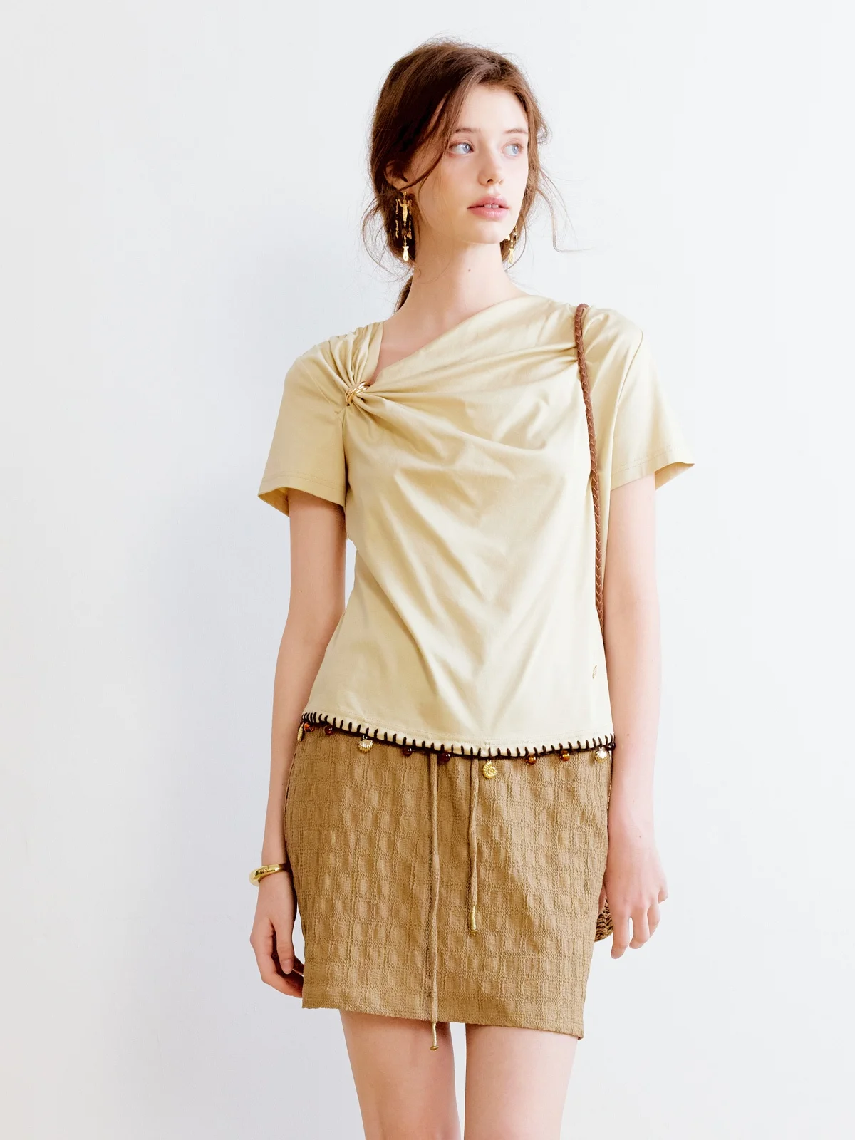 

Summer New Arrival Silk T-irt Folded Collar Beaded Island Design Cute Sle ort Sve Women's Premium Faion Top