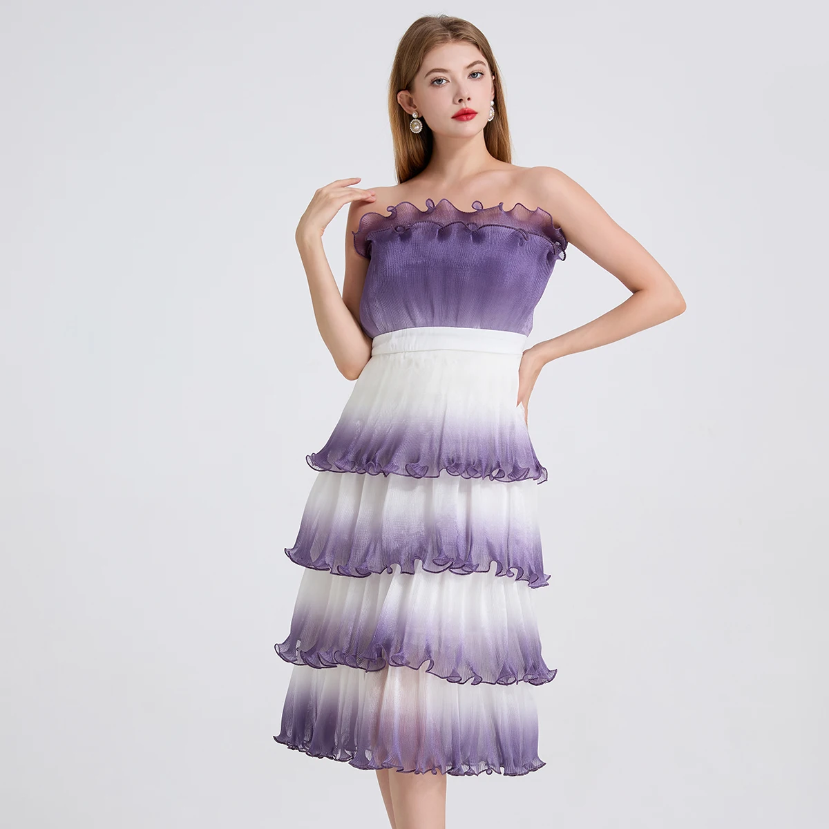 Abito da torta con volant per le vacanze estive alla moda per le donne Abiti da ballo lunghi con perline di cristallo senza spalline