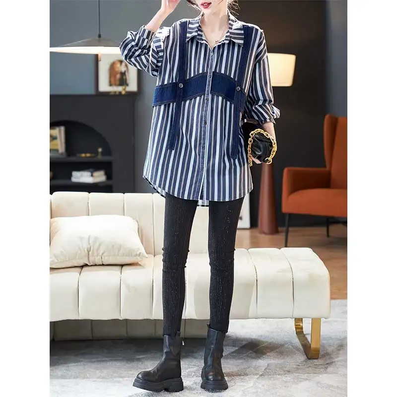 เสื้อผ้าผู้หญิง แฟชั่นฤดูใบไม้ผลิและฤดูใบไม้ร่วง เรียบง่าย ทันสมัย ติดกระดุม ตัดสี คอปกโปโล เสื้อผู้หญิง แมทช์ได้กับทุกชุด แขนยาว