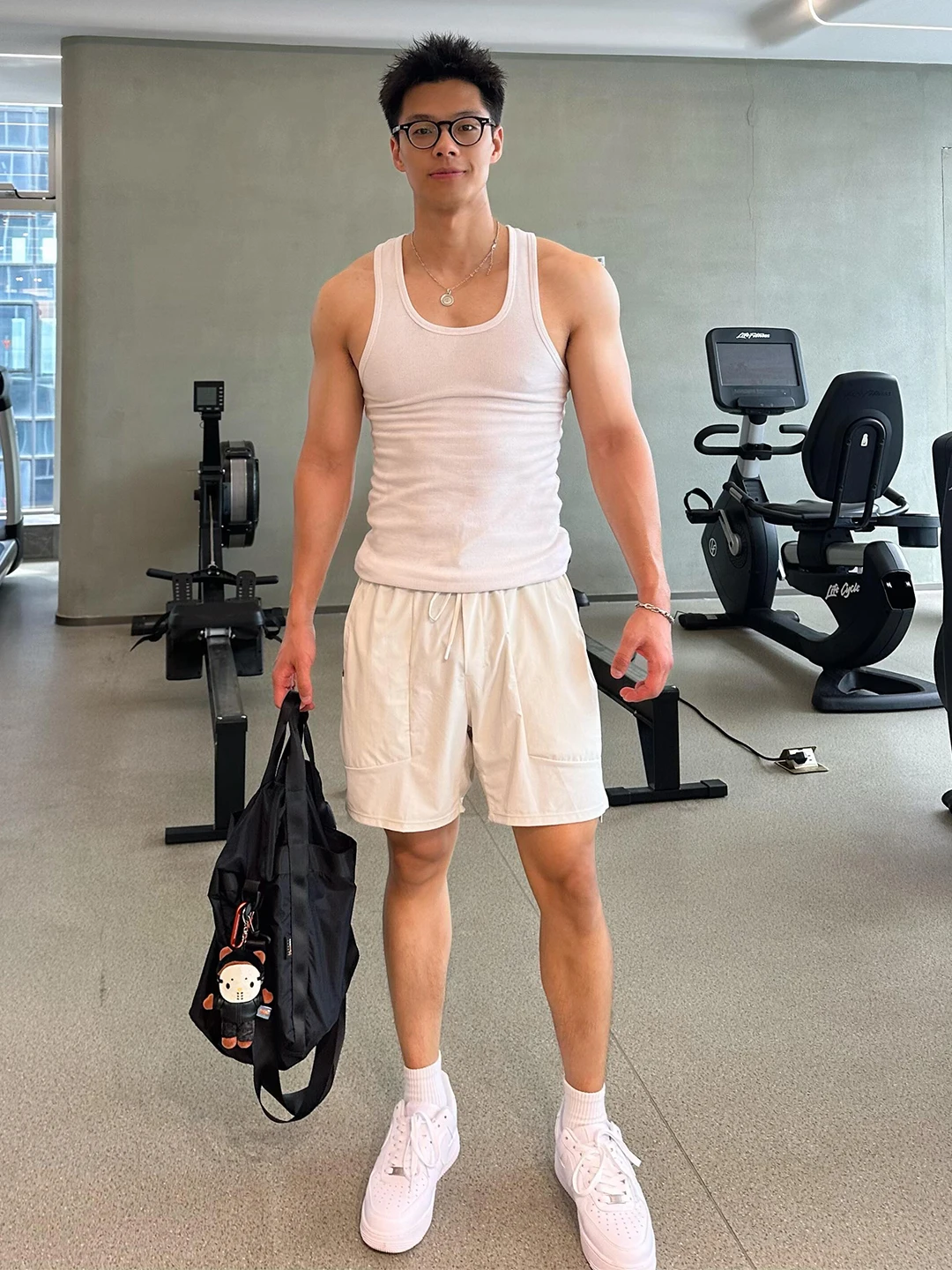 

Light Grey Ice Silk Men's Sport Shorts Quick Dry Fitness Running Pants mid Waist Casual Straight Leg Length Summer Shorts