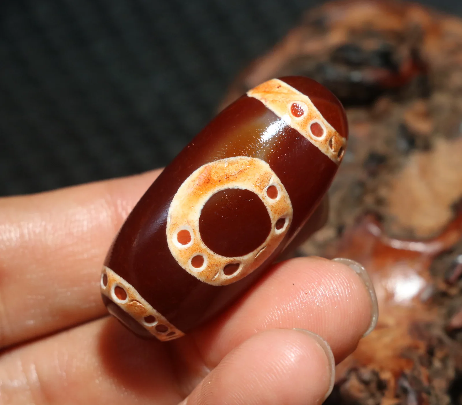 

CONGXINZAI1005009037751106 Энергетический тибетский старый агат красного цвета Солнце и Луна с гравировкой фэншуй Лучшая покупка Большой барабан Дзи Подвеска из бисера