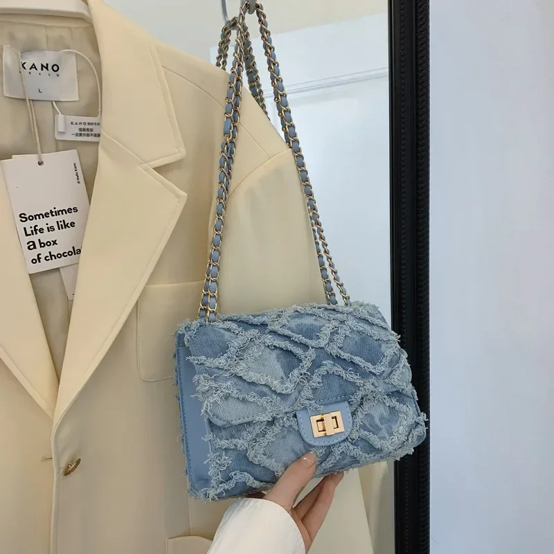 

Fashion Forward Light Luxury Bag Retro Embossed Quilted Denim Underarm, High - End Aesthetic, Versatile Handheld Option, Premium