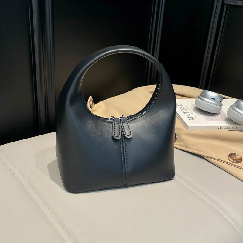 

2025 new autumn and winter trendy women's small bag fashionable simple and stylish solid color handbag for women