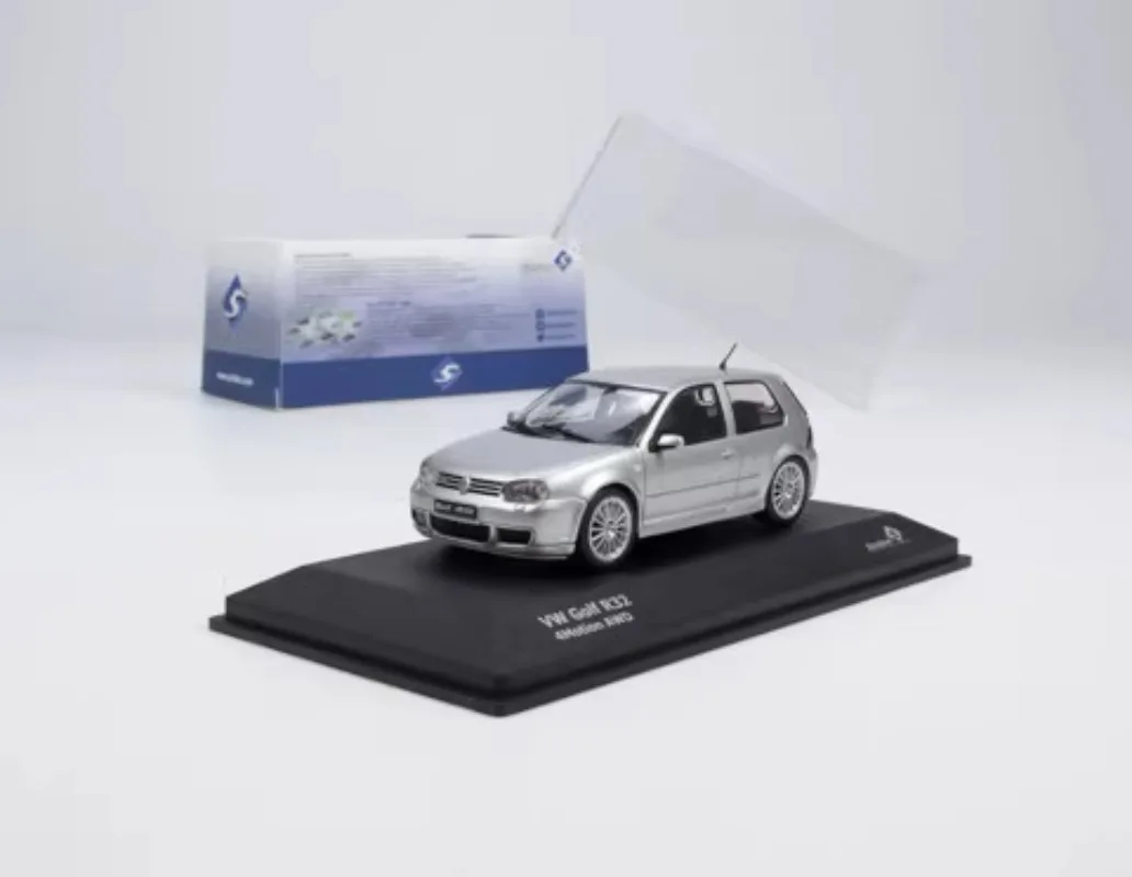 Diecast Car Model 1/43 Scale Volkswagen GOLF R32 Station Wagon Model Emulating Alloy SUV Car Model Gifts Collectible Ornaments