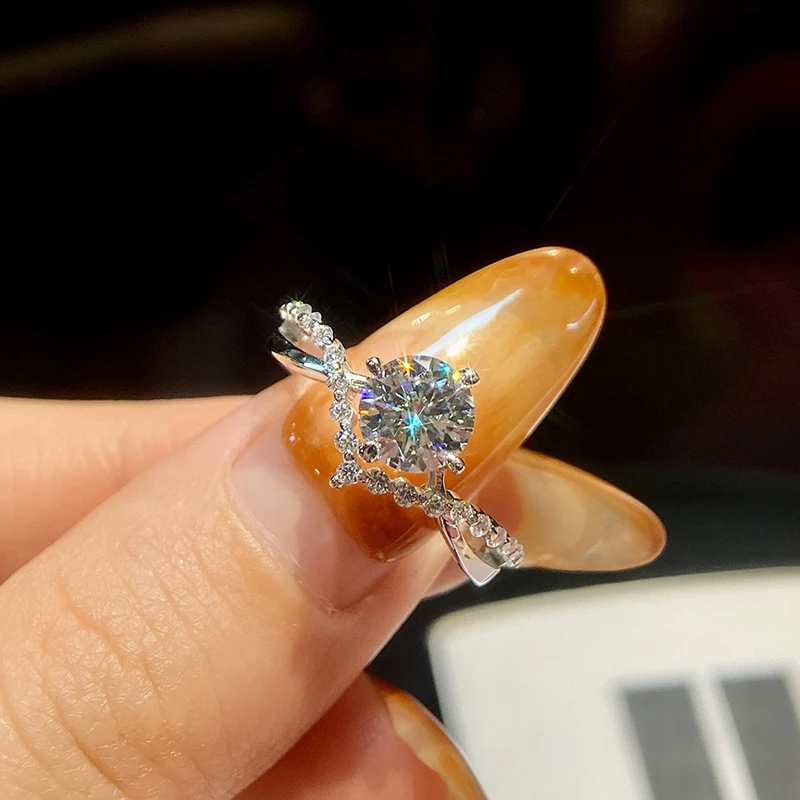 

DWJ 1 CT настоящий муассанит с бриллиантами, переплетенные V-образные кольца для женщин, стерлинговое серебро 925 пробы, повседневные свадебные и помолвочные ювелирные украшения