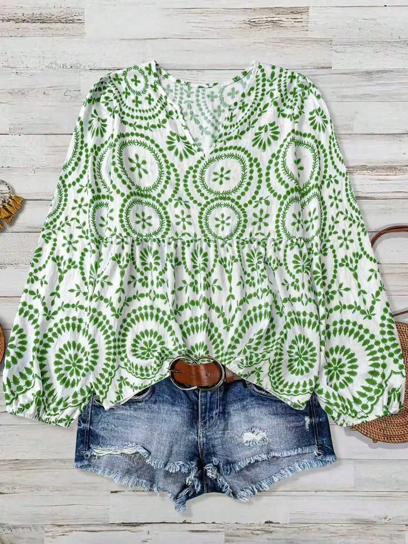

Women's Casual Green Floral Print Long Sleeve Blouse Spring Vacation