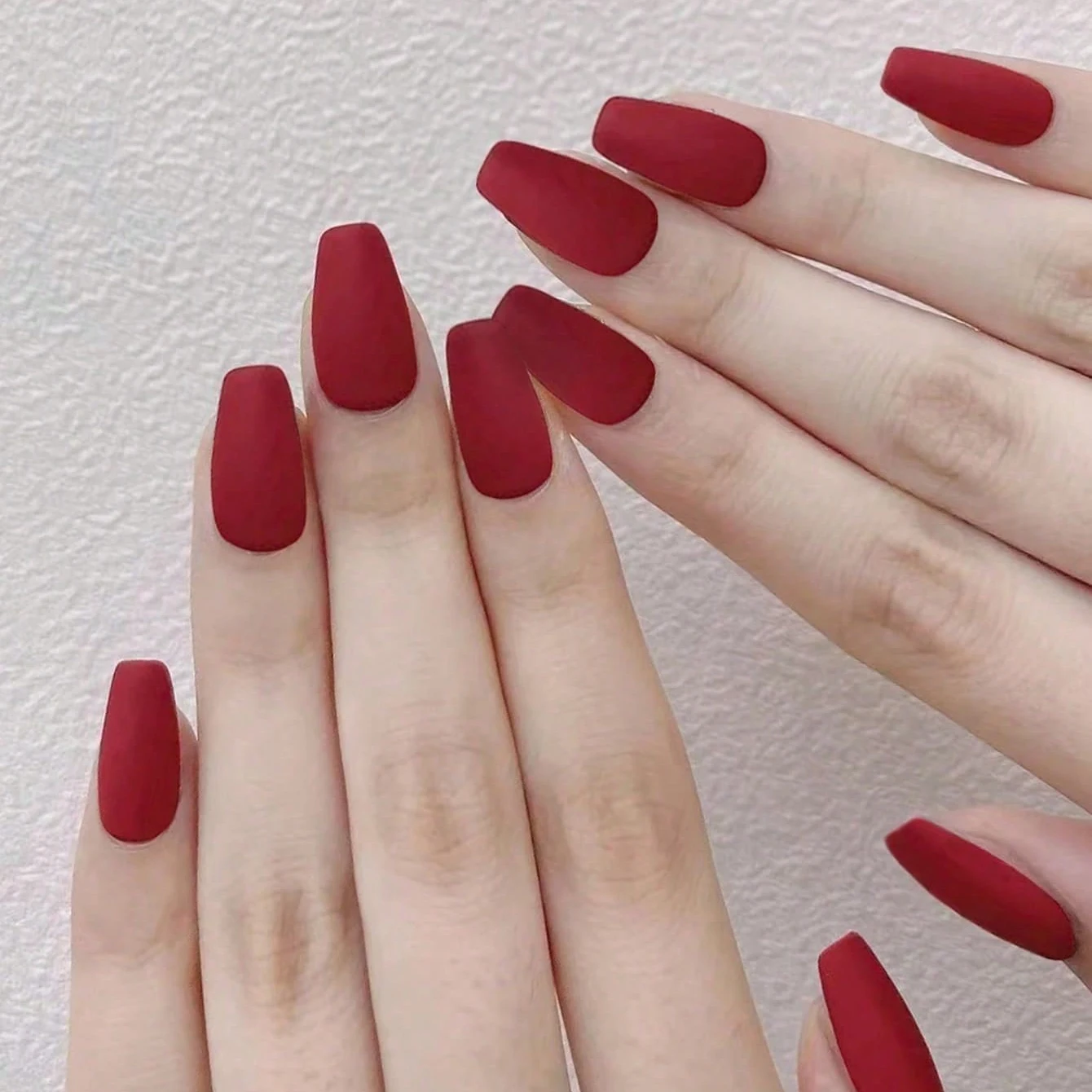 

24PCS Wine Red Pressed Short Medium-Sized Coffin Nail Acrylic Fake Nail, Suitable For Female Finger Decoration