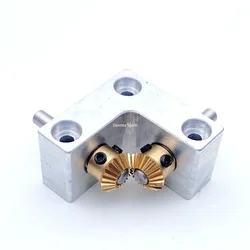 1:1 Right Angle Commutator 4MM Shaft Small Conical Bevel Gearbox 90 Degrees Converter