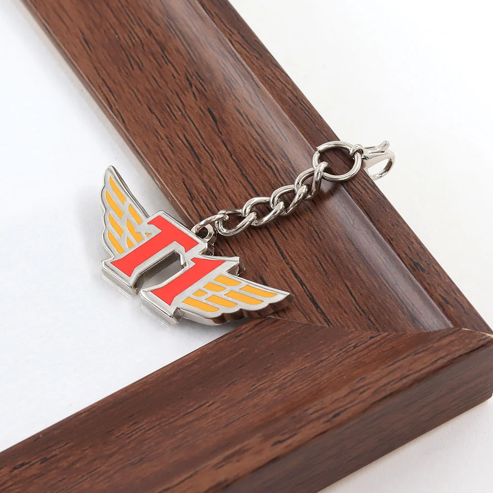 T1 Team Logo Metall-Schlüsselanhänger mit Emaille-Flügel-Anhänger, Schlüsselring, E-Sport-Fan-Sammlerstück, Geschenk für Gaming-Unterstützer – Detail 10