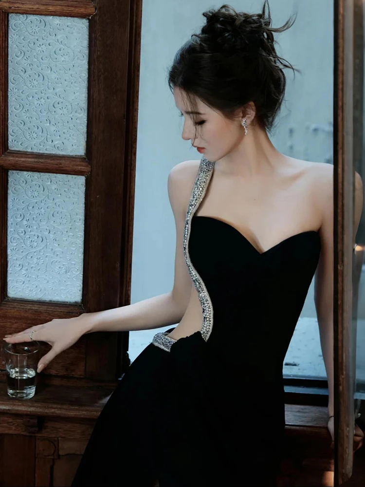 Weird Puss Maxikleid mit hohem Schlitz für Damen, unregelmäßiger Saum, taillenlos, tiefer Ausschnitt, ärmellos, mit Strasssteinen verziert, sexy Kleid – Detail 3