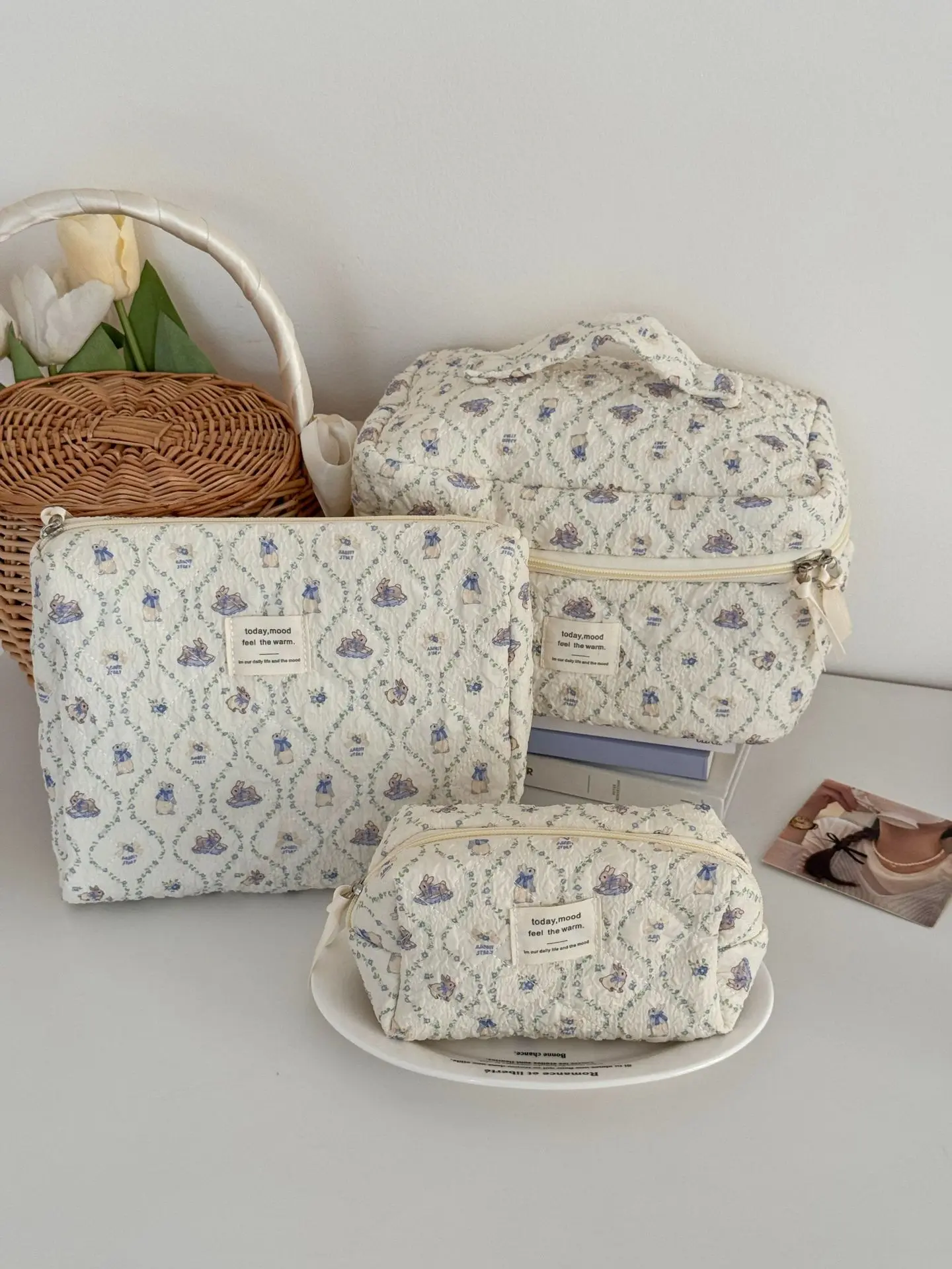 Cute cartoon print storage bag, toiletry bag, lace purple rabbit makeup bag, high aesthetic value, fresh and trendy ins style