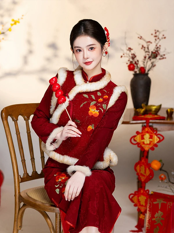 

Red Thiened Embroidered Qipao Winter Clothes New Year Visit Ceremony Wine Serving Traditional Chinese New Year Celebration ...