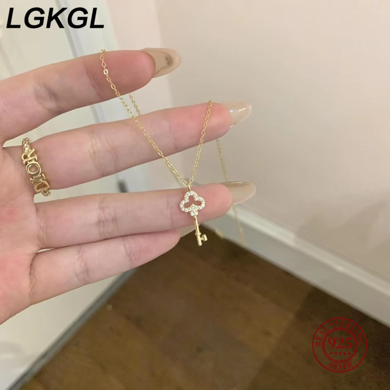 LGKGL ضوء فاخر 925 فضة مطلي 14K الذهب الزركون مفتاح قلادة المختنق قلادة الإناث لطيف مزاجه غرامة مجوهرات