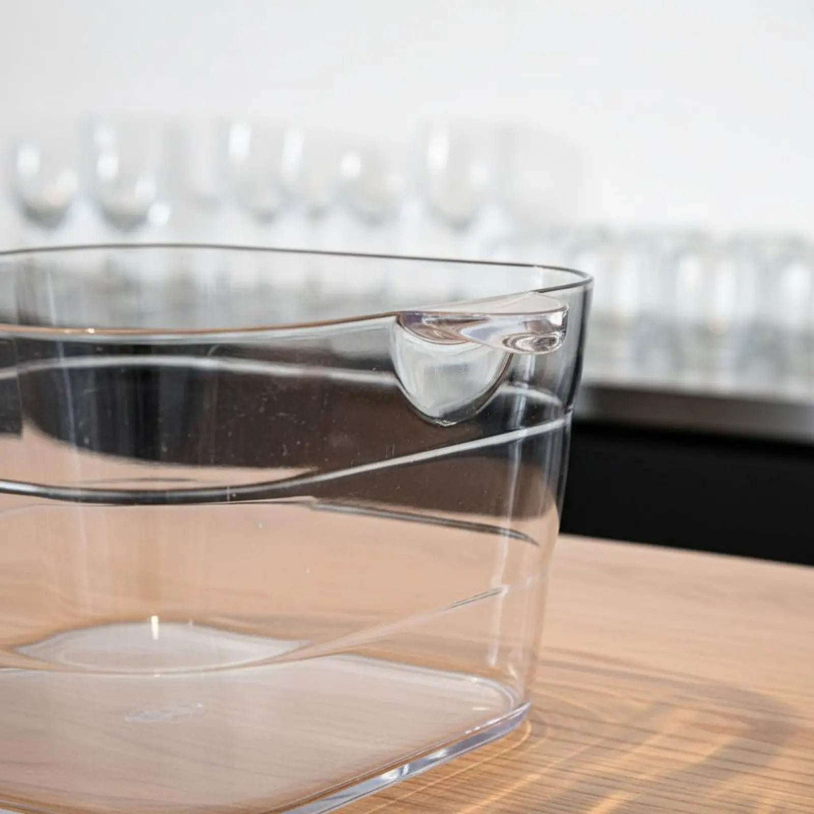 

Large Ice Tub Thickened Shatterproof Champagne Tub Clear Plastic Ice Tub Easy to Pristine & Transparent Drink Tub Portable