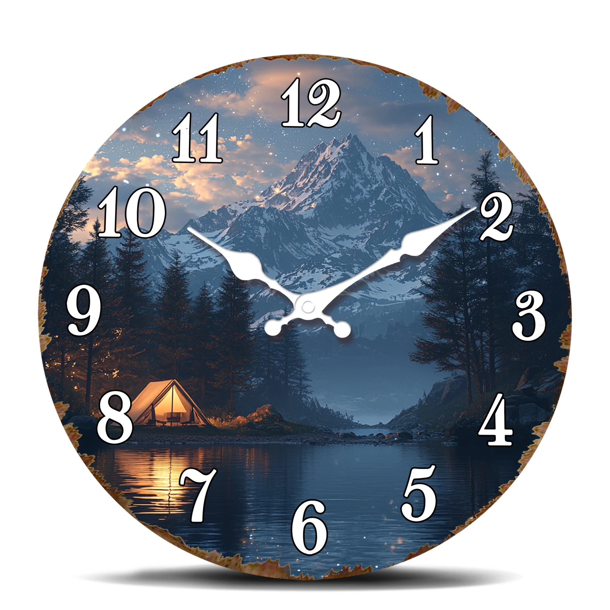 Horloge murale de camping Serene Mountain Lake – Ciel nocturne étoilé avec tente éclairée et pic couché de neige, décoration ronde tranquille