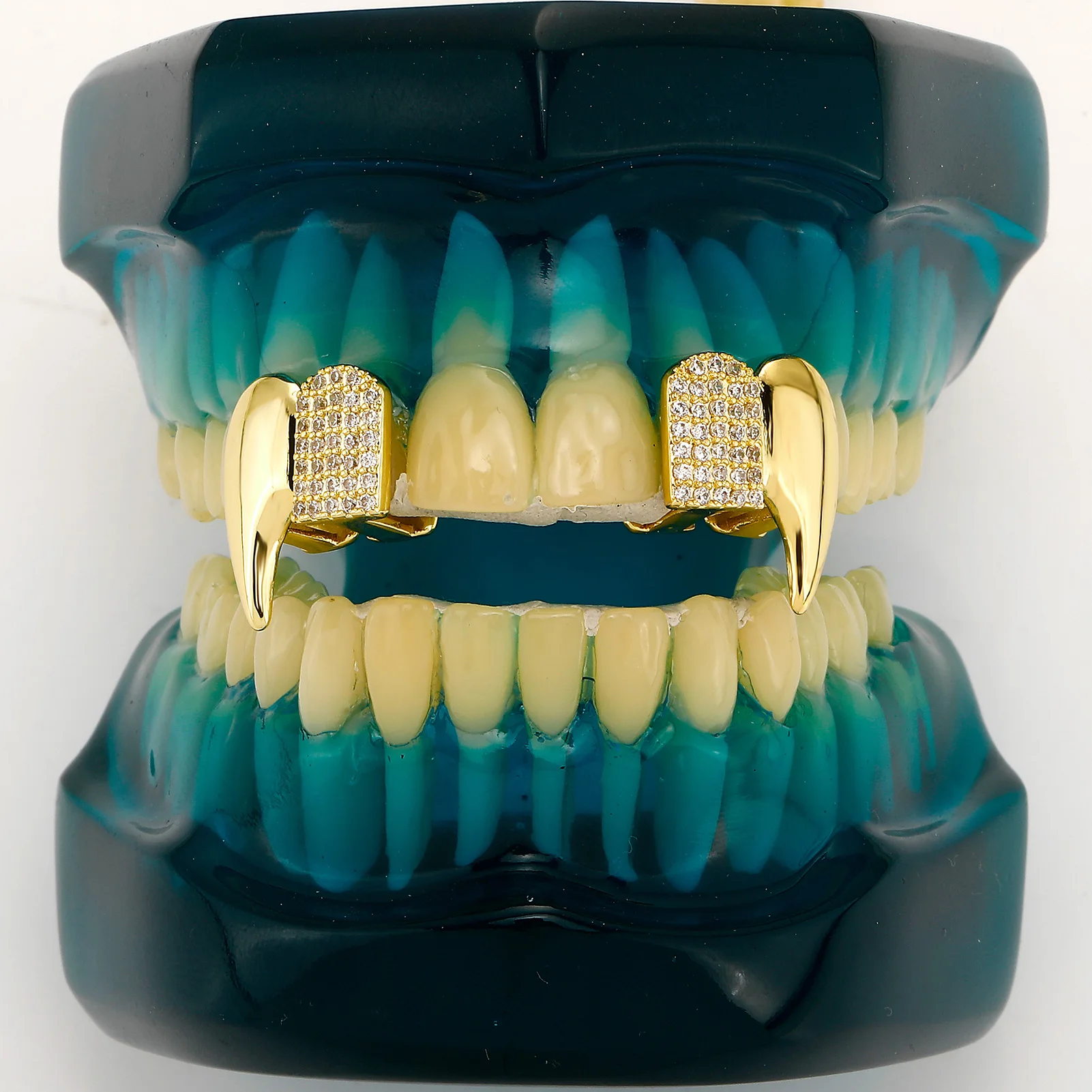 TOPGRILLZ 2PCS/Set Vampire Fangs Teeth Caps Iced Out CZ Stones Dental Grills DIY Punk Tooth Grillz For Women Men Body Jewelry