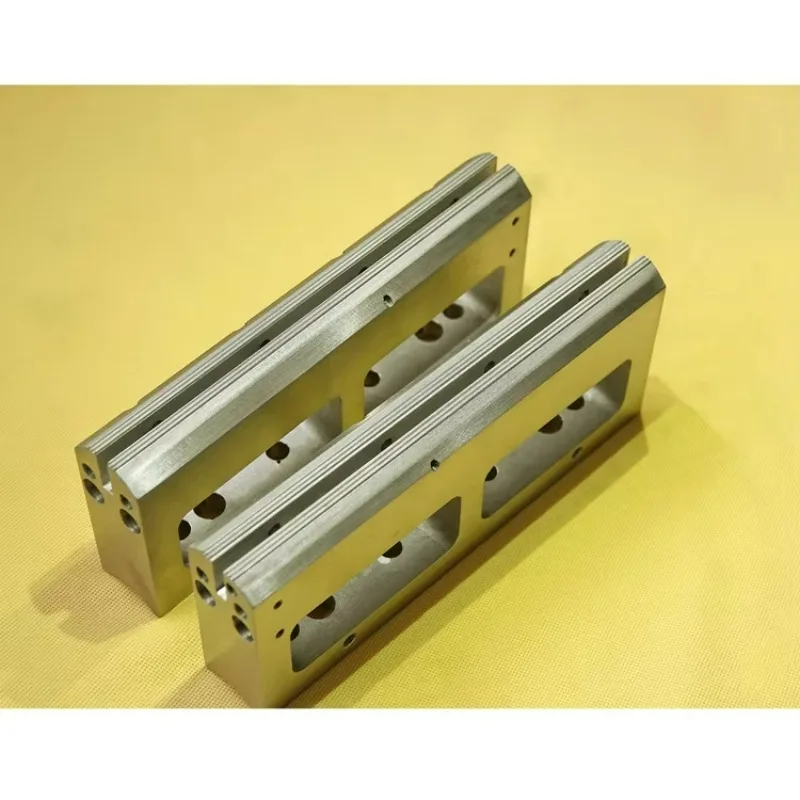 

SJ-13 Нестандартные уплотнительные губки для горизонтальной упаковочной машины