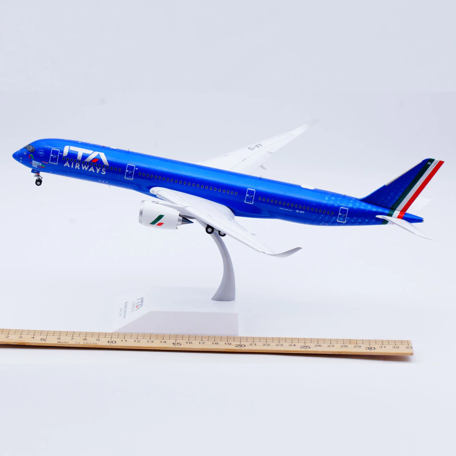 XX20311A Alloy Collectible Plane Gift JC Wings 1:200 ITA Airways Airbus A350-900XWB Diecast Aircraft Jet Model EI-IFF Flaps Down