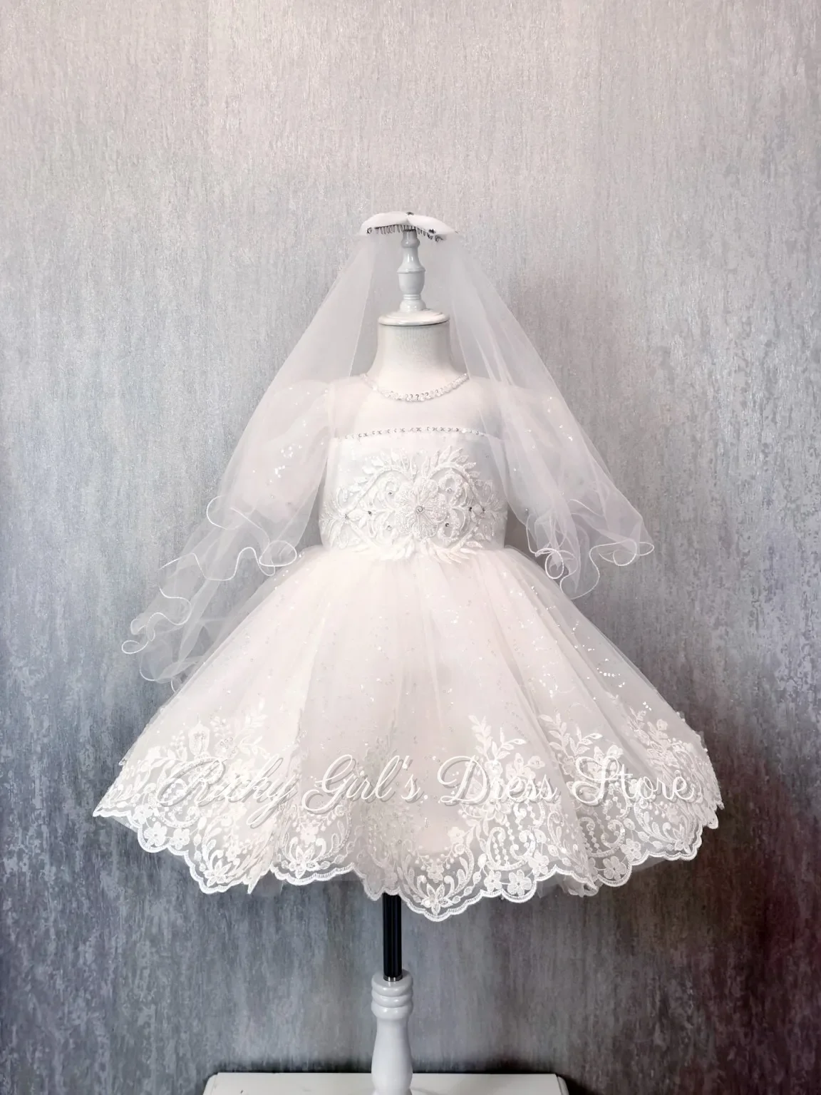 White Lace Appliques Flower Girl Dress First Communion Knee Length Puffy Tulle Gown Big Back Bow Kids Pageant Formal Gowns
