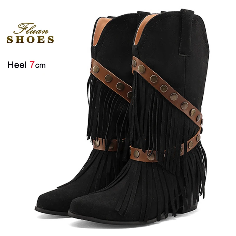 

Весенне-осенние черные женские сапоги до середины икры с бахромой, на толстом каблуке 7 см, с острым носком, с заклепками, в стиле рыцарских и ковбойских сапог CD