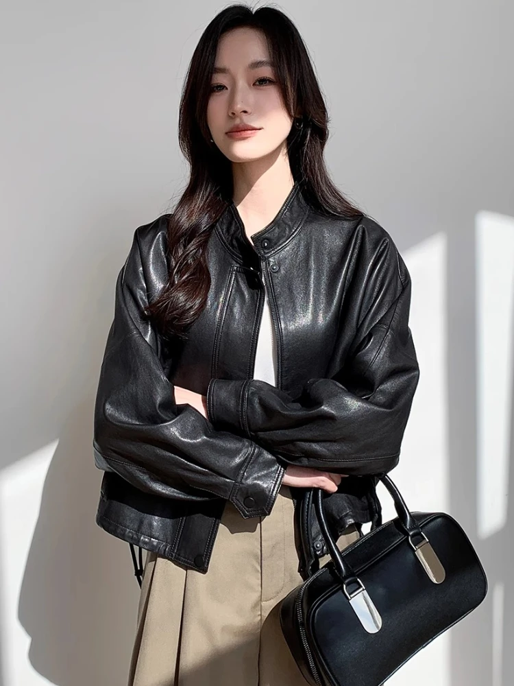 Lässige kurze Echtlederjacke für Damen, Frühling und Herbst 2022, neuer High-End-einfacher Stehkragen, weicher schwarzer Mantel aus echtem Schaffell