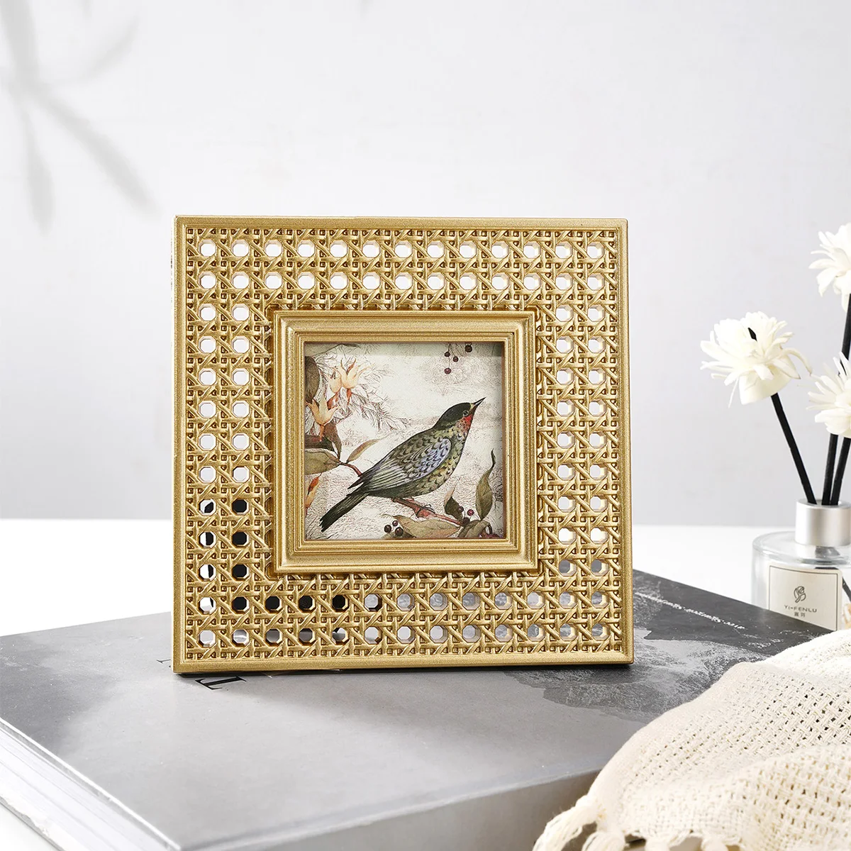 1PC, Golden Square Three-Dimensional Pattern Decorative Frame, Resin Material American-Style Desktop Decorative Item