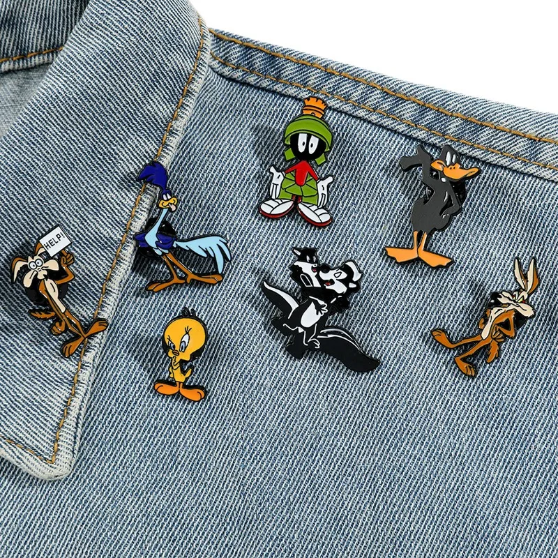 Cartoon Duck Rabbit Enamel Pins Backpack Bag  Figure Tweety Bird Daffy Duck Creativity Metal Brooch Women Fashion Jewelry Gift