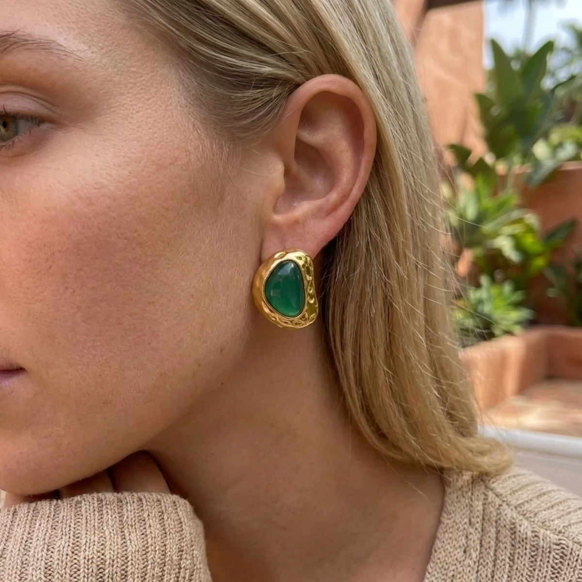 Vintage-Ohrstecker aus Edelstahl mit grünem Harz, unregelmäßig geformt, für Damen und Herren, minimalistischer, strukturierter, geometrischer Ohrring, eleganter Schmuck – Detail 7