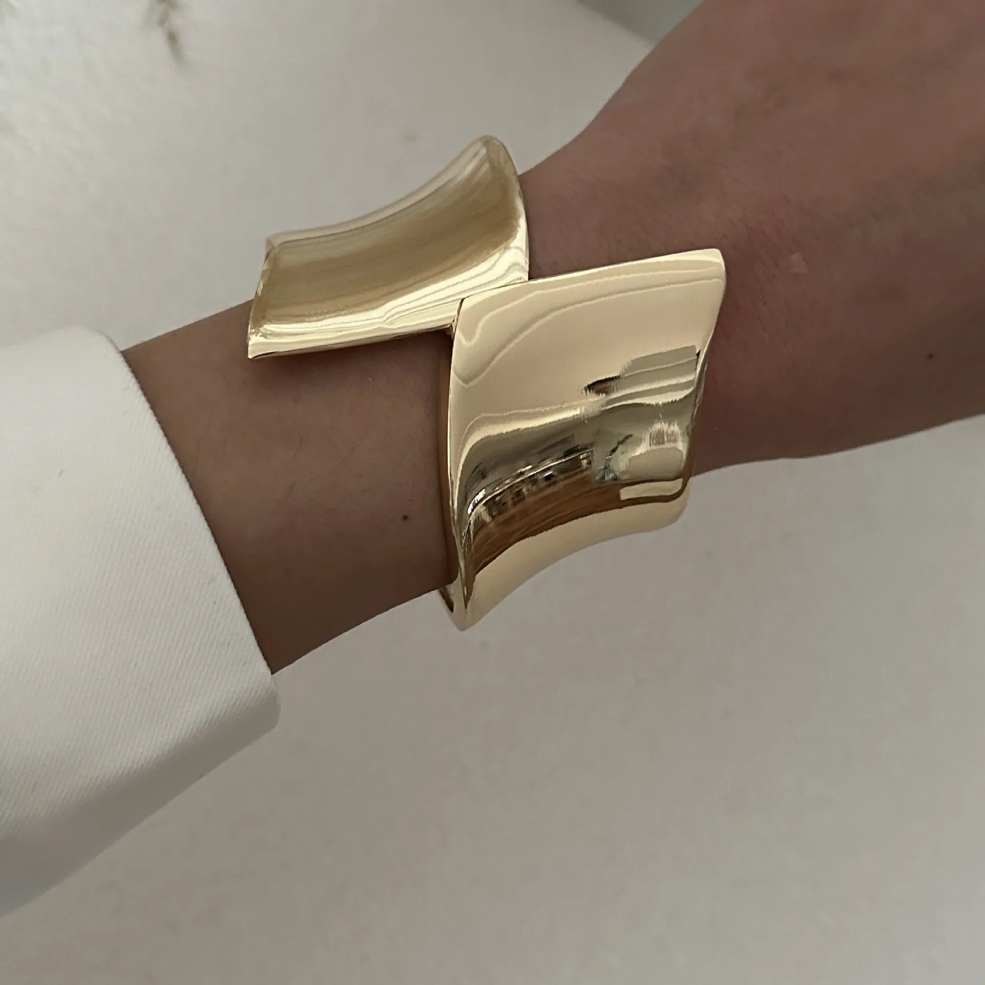 DIEZI Vintage Hip Hop Geometric Cuff Bangles Punk Gold Silver Color Metal Wide Spring Bangles For Women Men Bracelet Jewelry