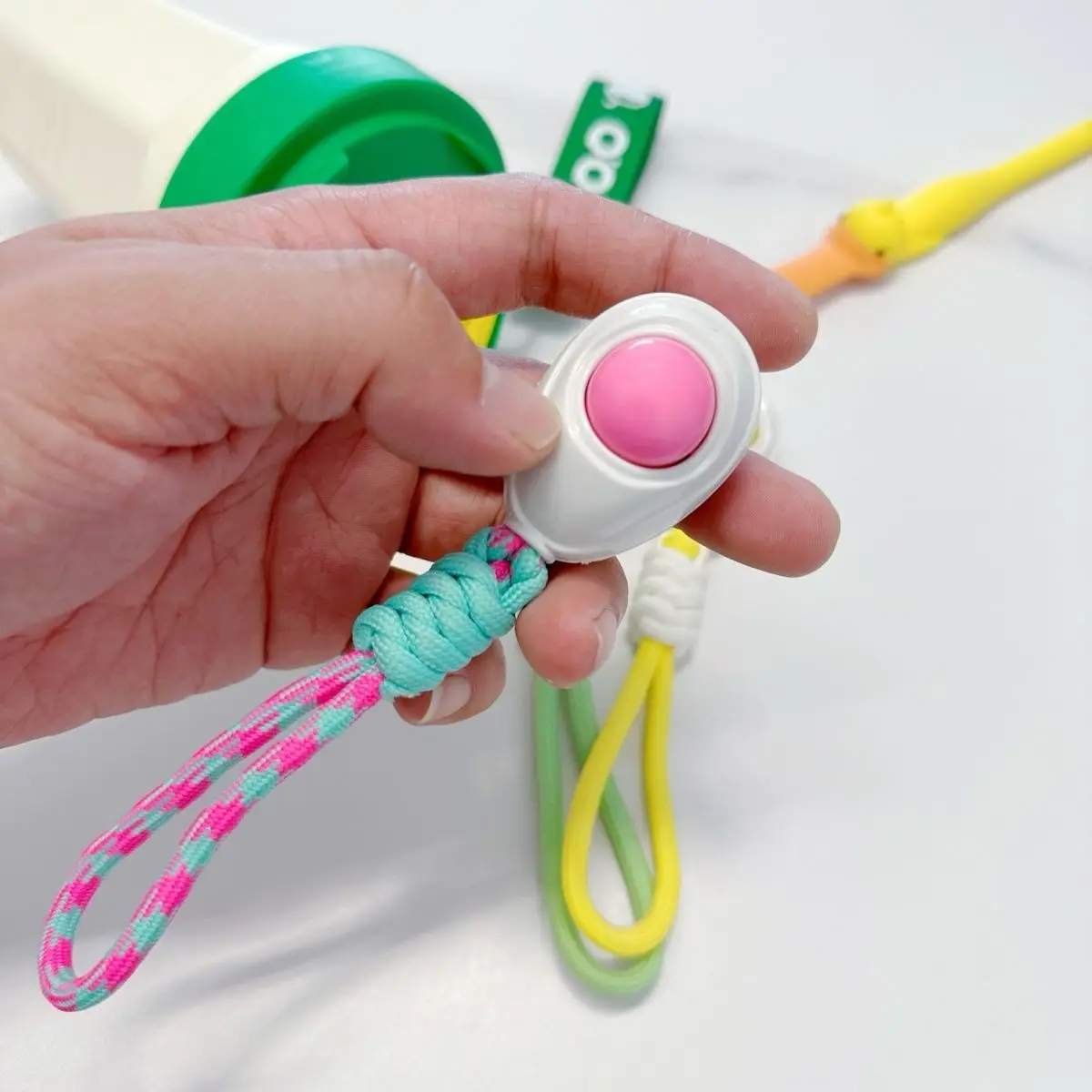 향기 나는 EDC 손가락 장난감 슬라이더 키체인 손가락 장난감 성인 스트레스 해소 ADHD 레저 손가락 장난감 3가지 색상