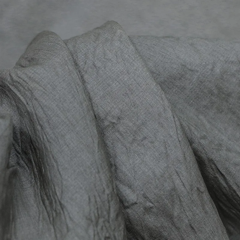 ผ้าไหมโอ๊คธรรมชาติขนาด 10 มม. ย้อมสีด้วยวิธีพื้นเมืองและดีไซน์เสื้อผ้าสไตล์ย้อนยุค