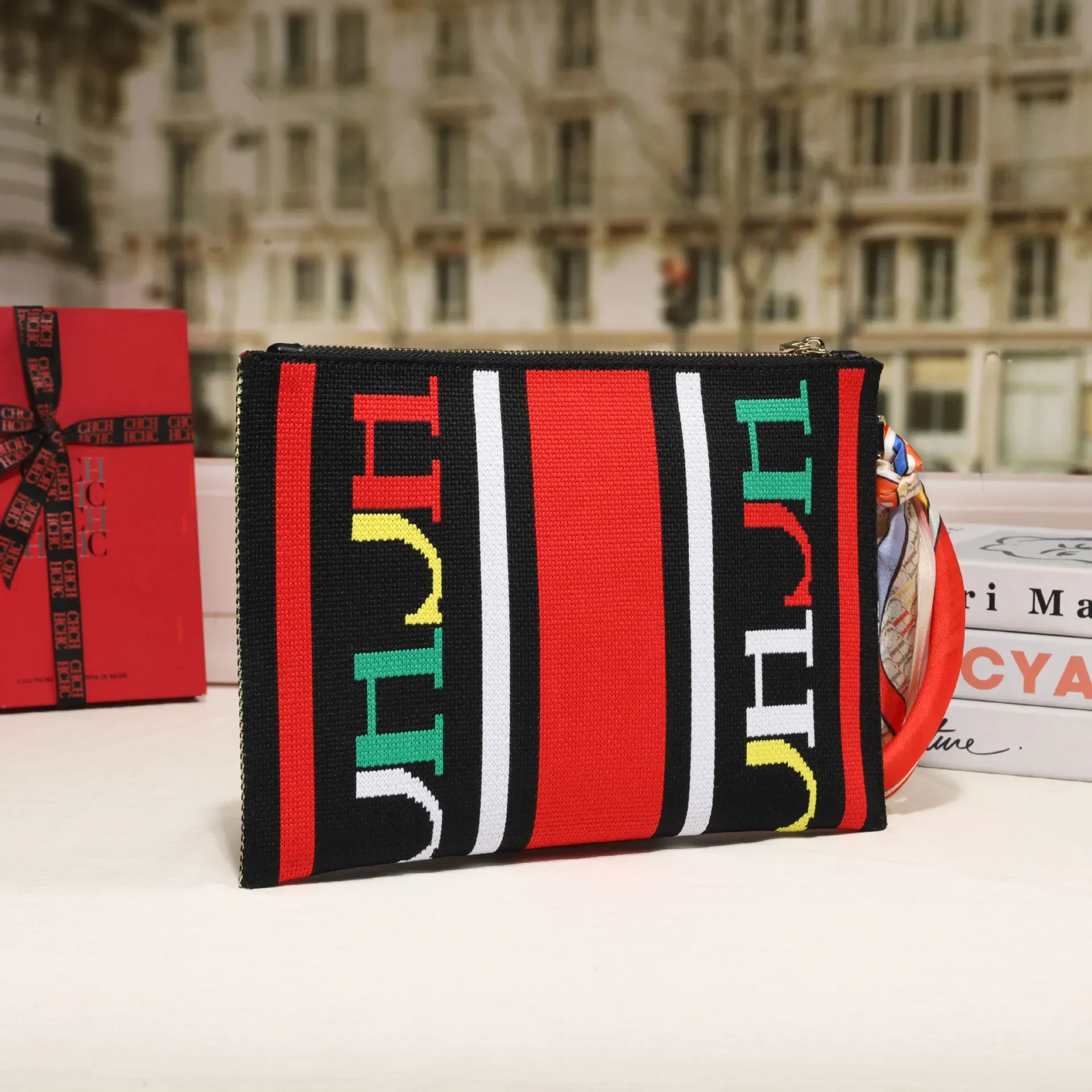 

Chic And Best Superstar Inspired Handbag For Women With Vintage Letter Logo Trendy Design Solid Color