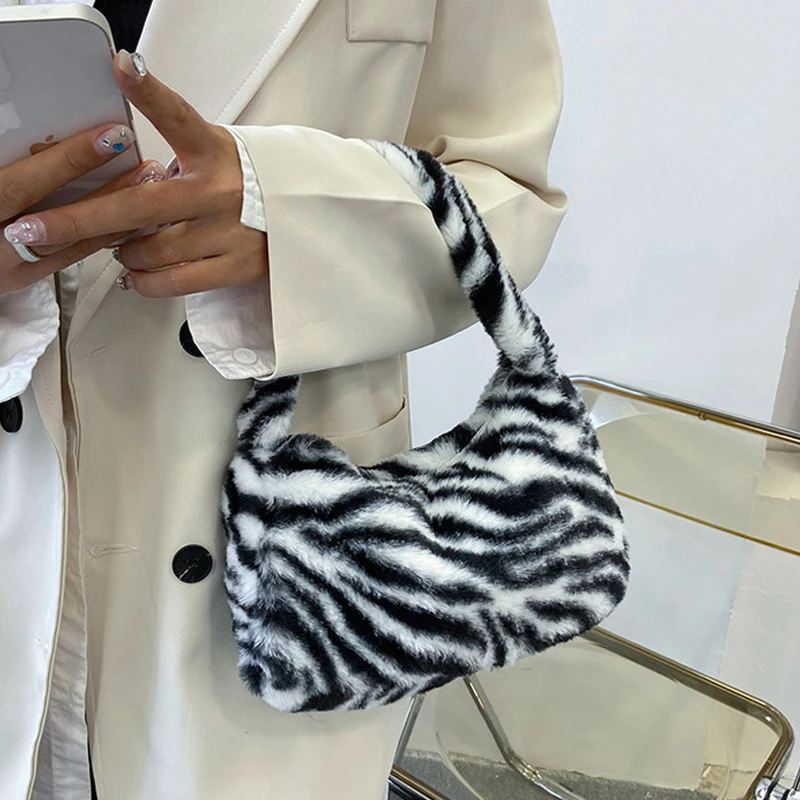 

Fluffy Women's Girls Plush Handbag Mini Love Clutch Ladies Shoulder Underarm Bag Female Leopard Tote Purse Street Travel Bags