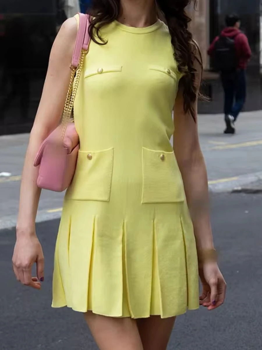 

Осеннее Новое однотонное трикотажное мини-платье для женщин 2024 плиссированное платье-трапеция без рукавов с круглым вырезом элегантные модные короткие платья для женщин