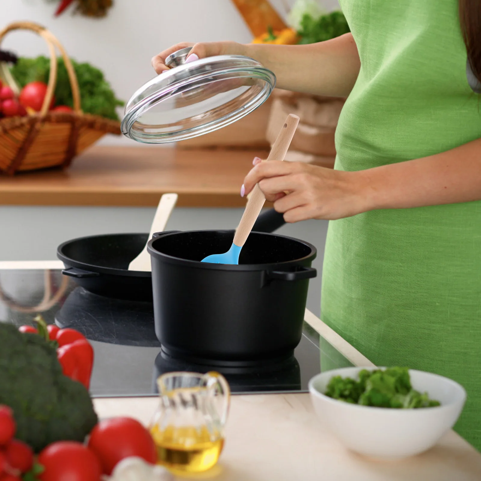 

Silicone Skimmer Blue Flexible Long Handle Heat Resistant Oil Filter Spoon Kitchen Colander Strainer Serving Scoop for Hot Pot