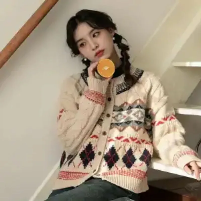 

Autumn and Winter Christmas Contrast Color Round Neck Diamond Stripe Knitted Cardigan Sweater Women's Top