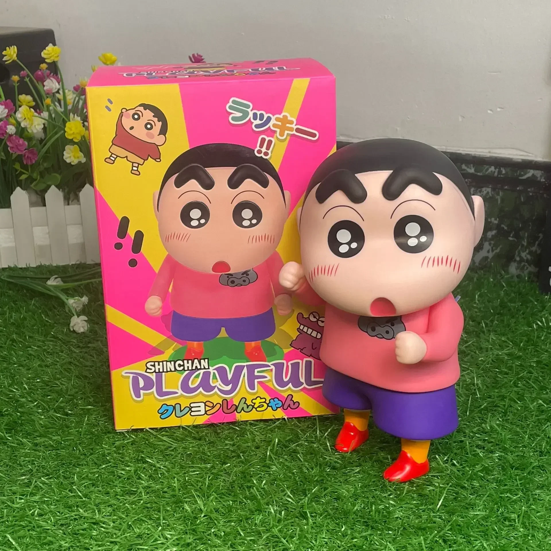 23cm kredka Shin-chan Nohara Shinnosuke figurki Anime kolorowe pudełko w magazynie modne ozdoby lalka Model winylu zabawki kolekcjonerskie prezent